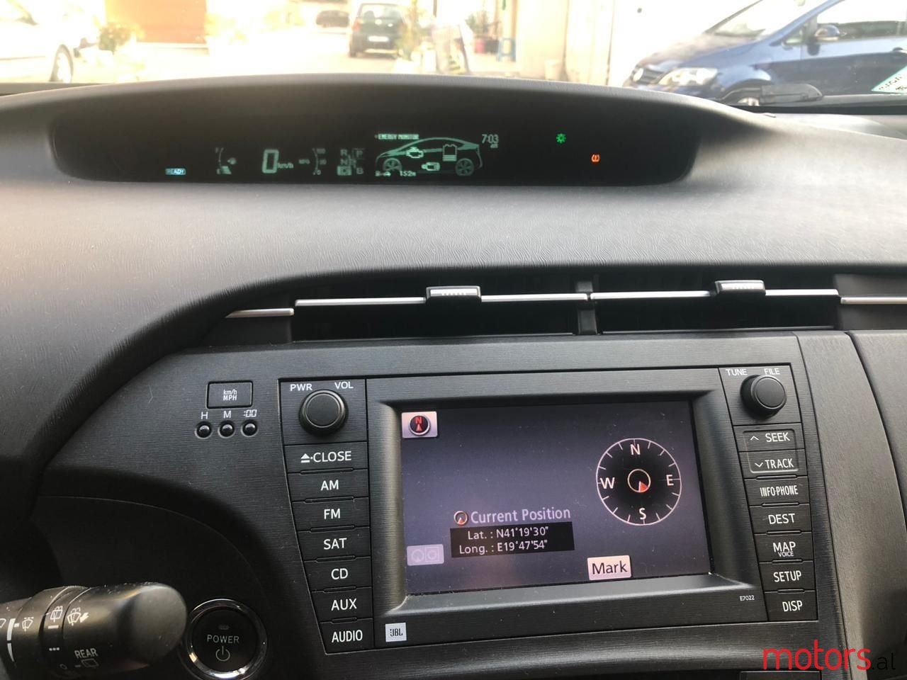 2011' Toyota Prius photo #4