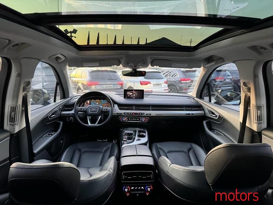 2017' Audi Q7 photo #4