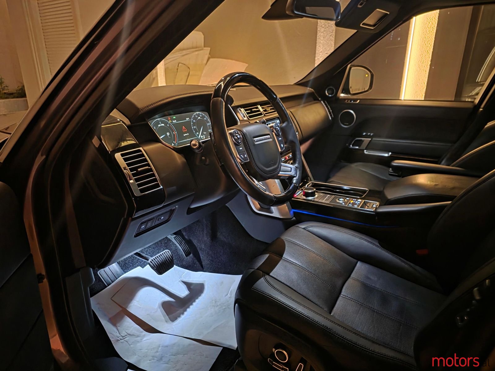 2016' Land Rover Range Rover photo #3