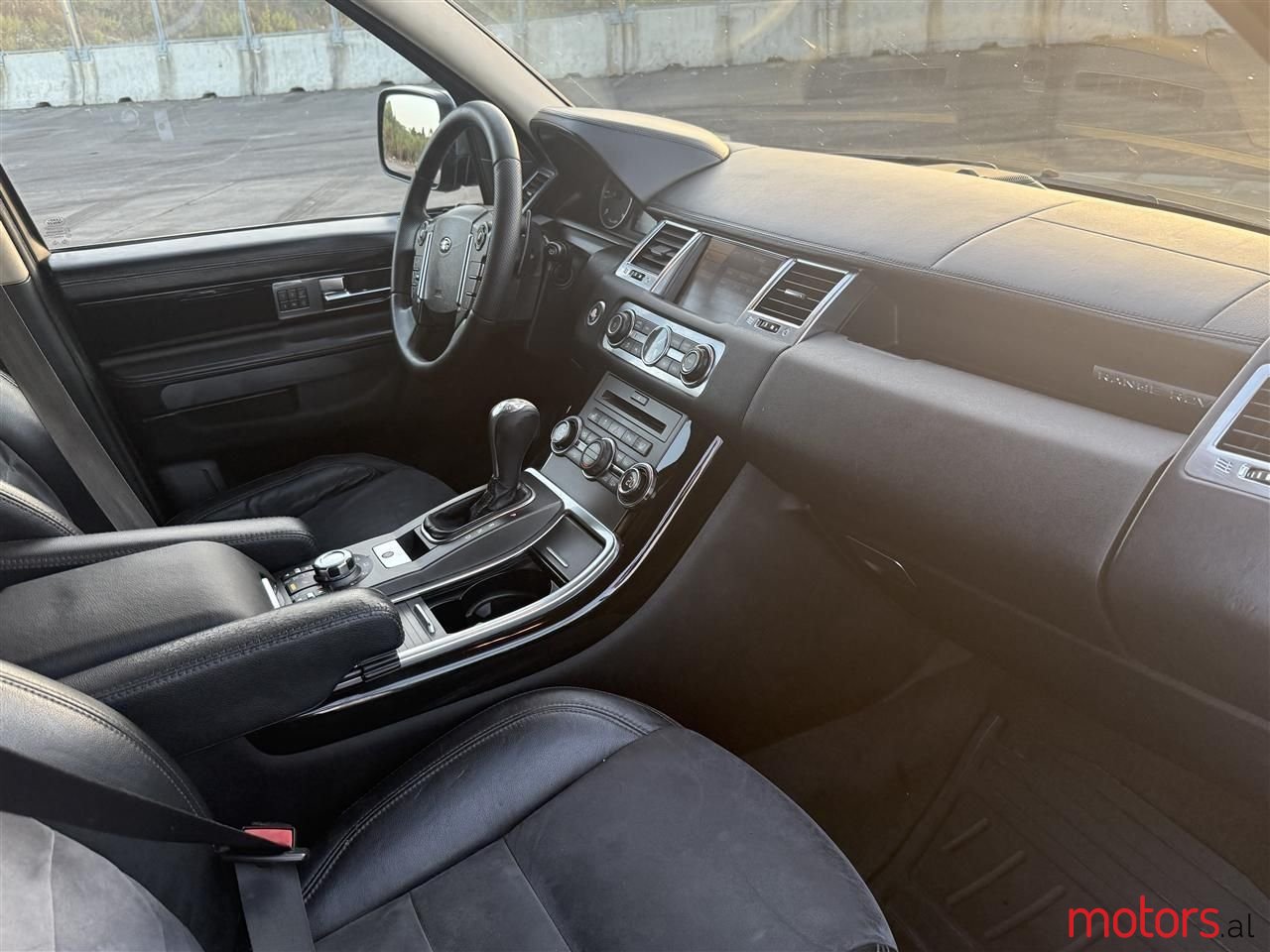 2011' Land Rover Range Rover Sport photo #6