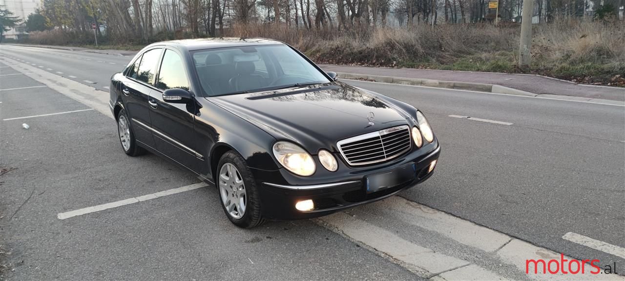 2005' Mercedes-Benz E 220 photo #2