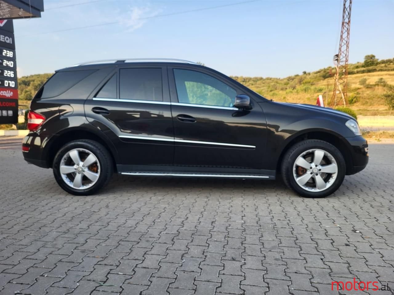 2010' Mercedes-Benz ML 350 photo #4