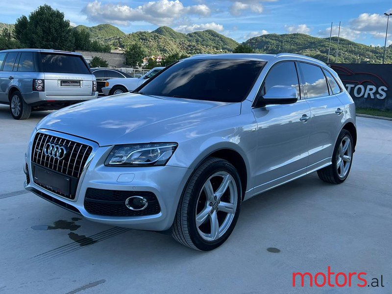 2011' Audi Q5 photo #1