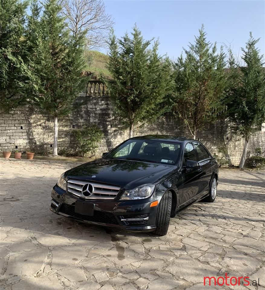 2012' Mercedes-Benz C 300 photo #6