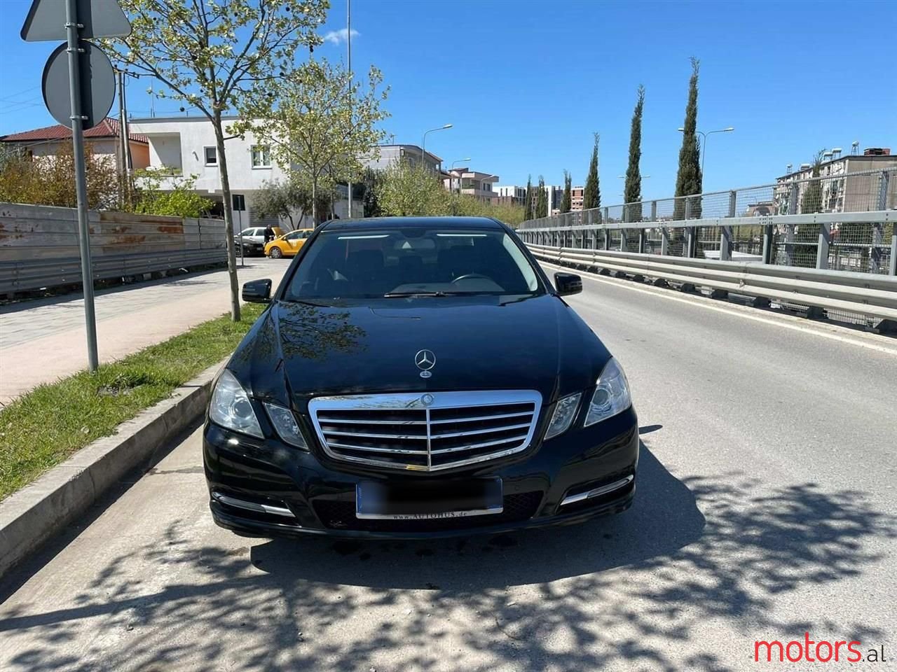2012' Mercedes-Benz E 250 photo #3