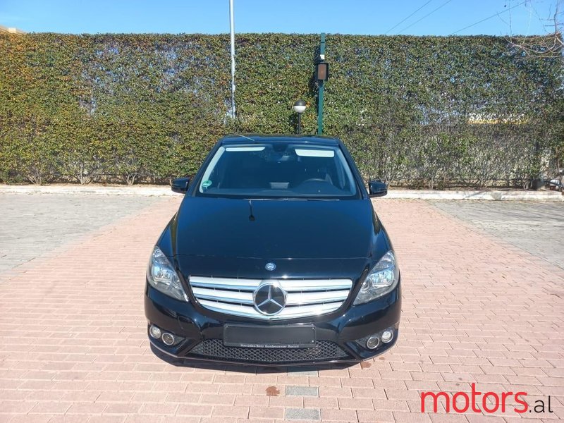 2014' Mercedes-Benz B 180 photo #5