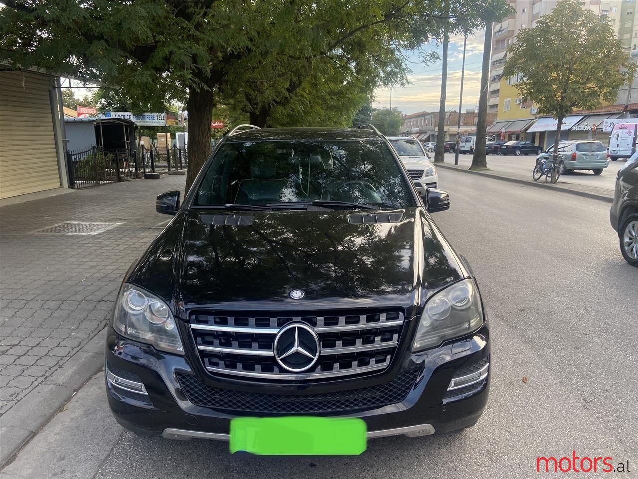 2011' Mercedes-Benz 350 photo #1