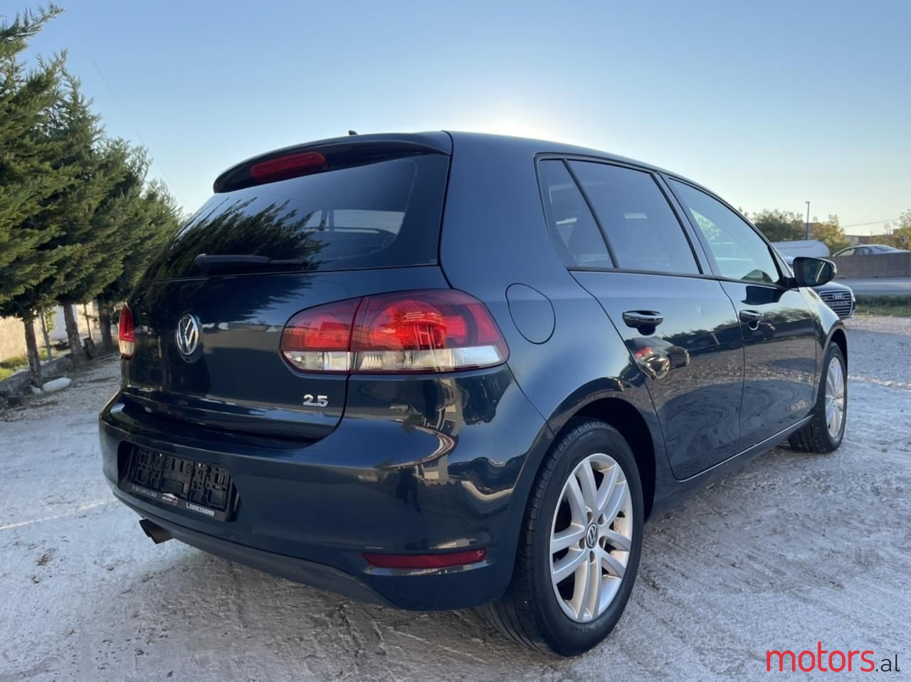 2010' Volkswagen Golf photo #4