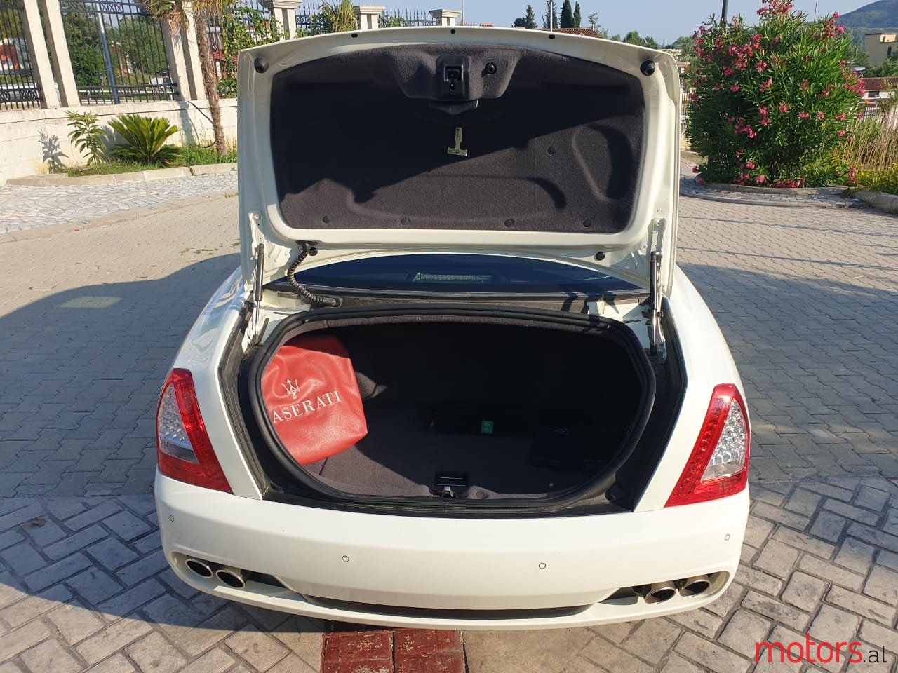 2011' Maserati Quattroporte photo #3