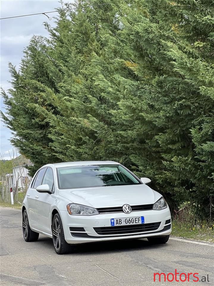 2016' Volkswagen Golf photo #2