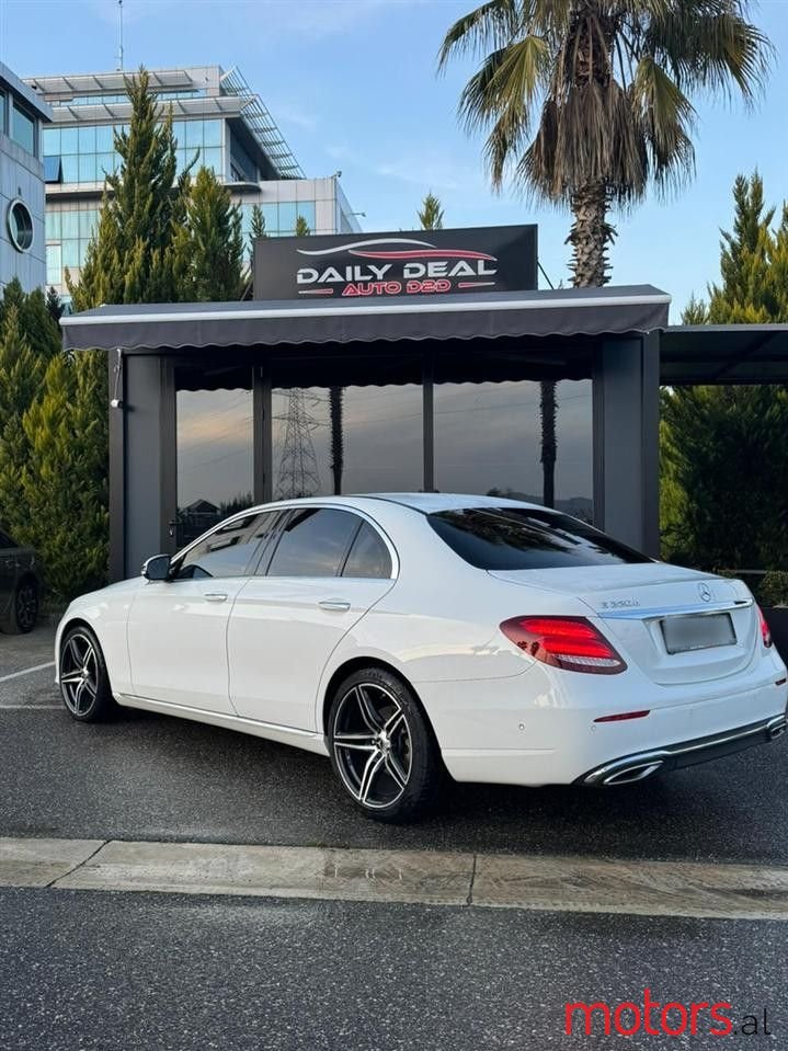 2017' Mercedes-Benz E 220 photo #4