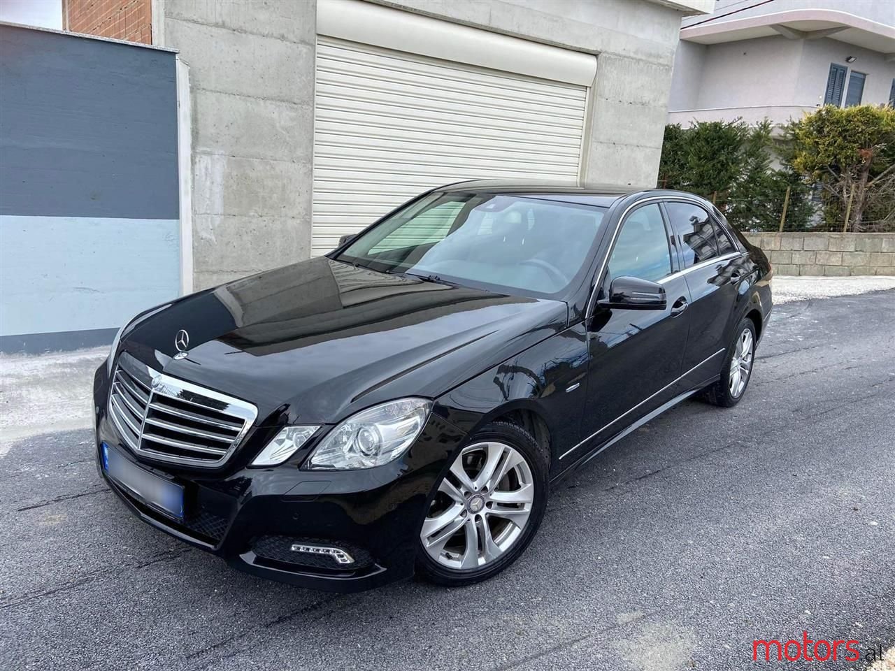 2010' Mercedes-Benz E 220 photo #1