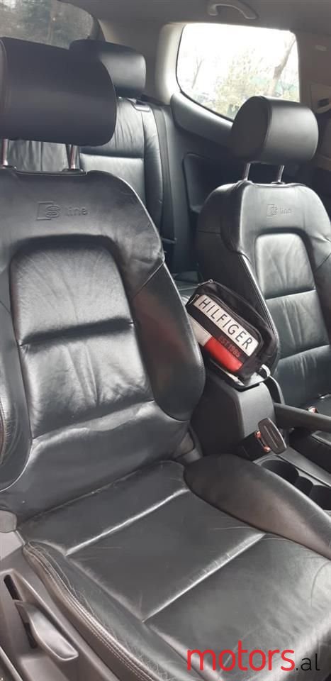 2005' Volkswagen Golf photo #5