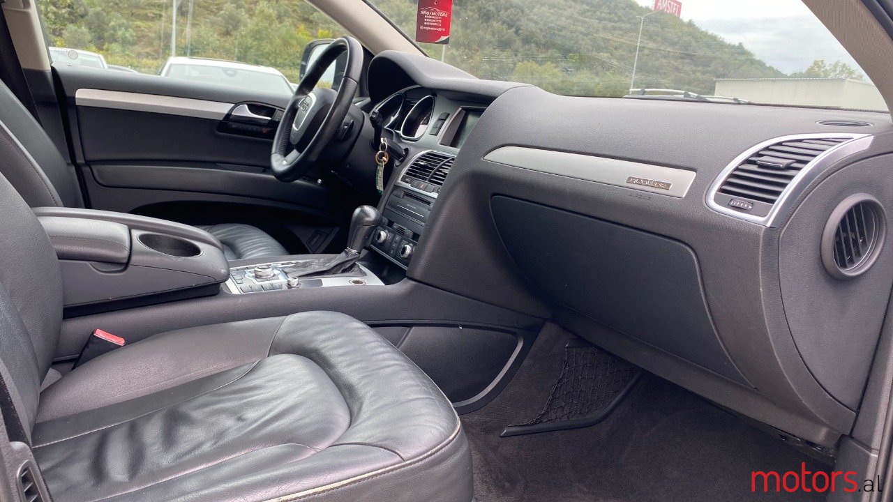 2010' Audi Q7 photo #3