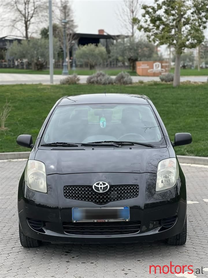 2007' Toyota Yaris photo #1