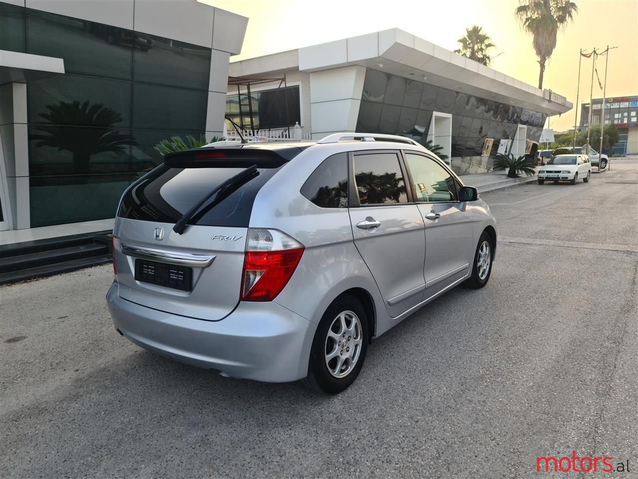 2005' Honda FR-V photo #1