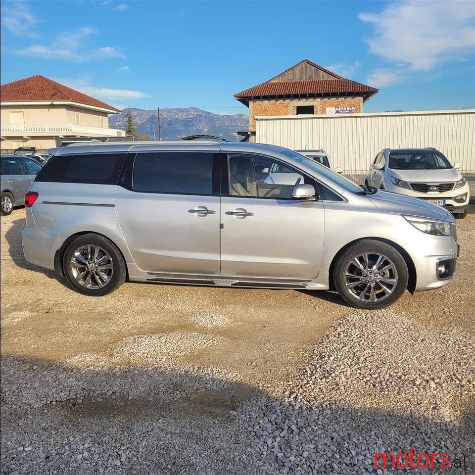 2014' Kia Carnival photo #5