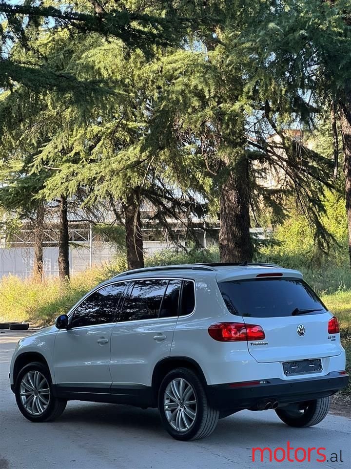 2014' Volkswagen Tiguan photo #2