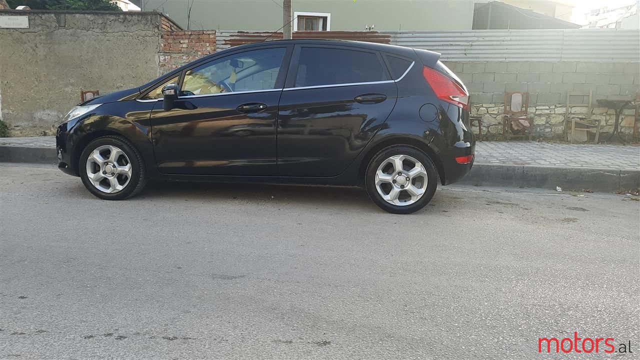 2011' Ford Fiesta photo #4