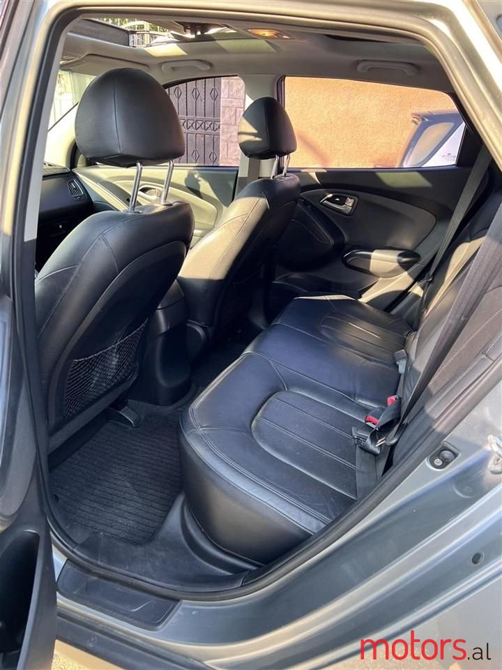 2010' Hyundai Tucson photo #5