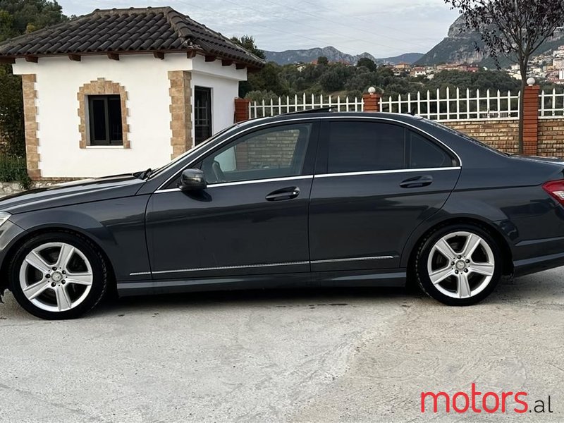 2010' Mercedes-Benz C 300 photo #3