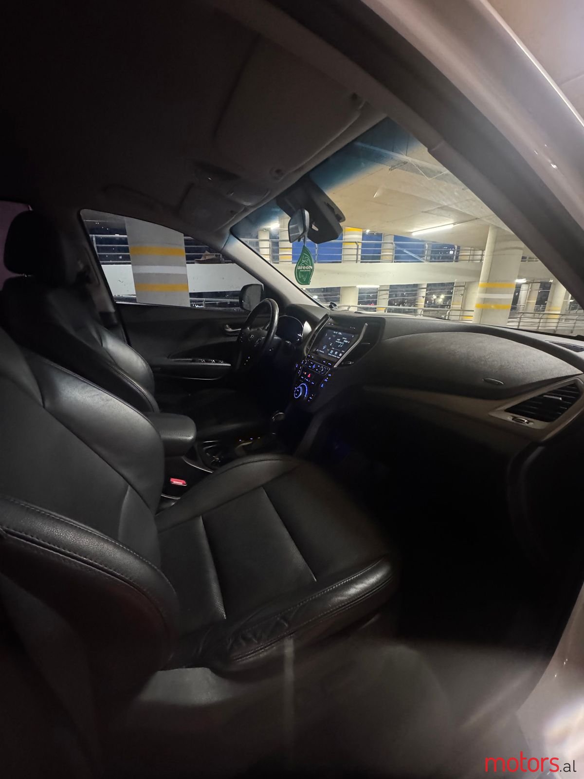 2016' Hyundai Santa Fe photo #5