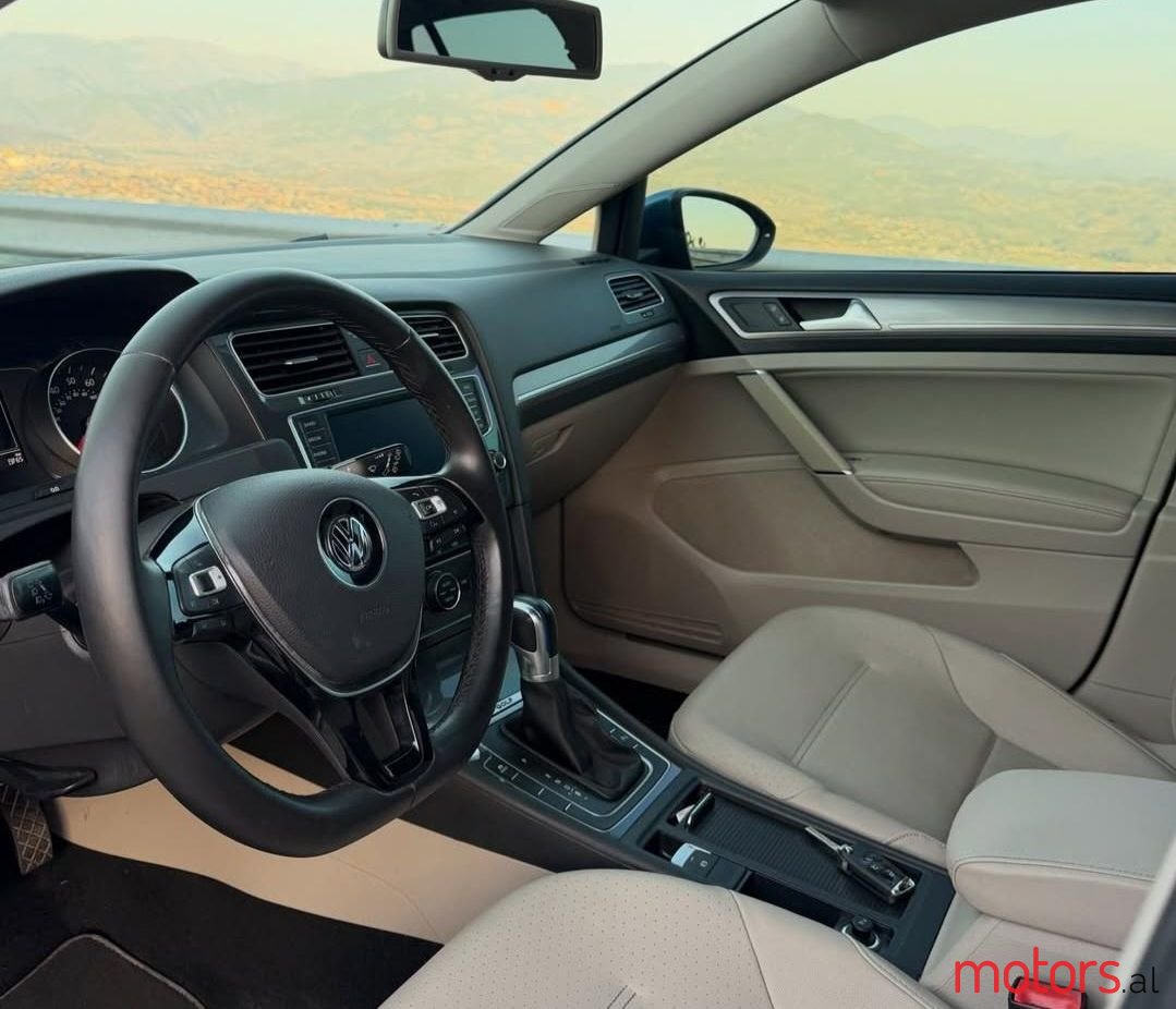 2016' Volkswagen e-Golf photo #6