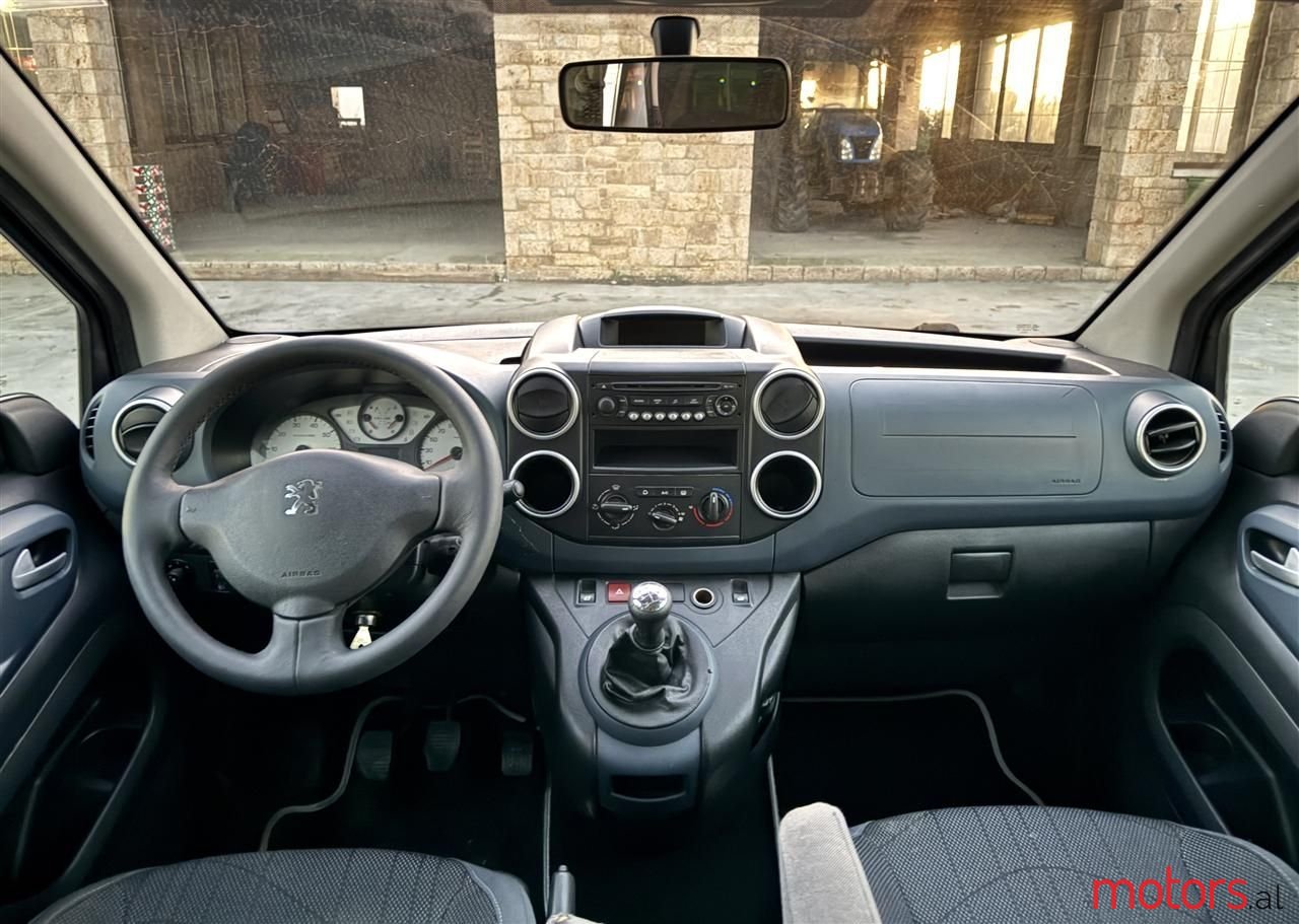 2012' Peugeot Partner photo #2