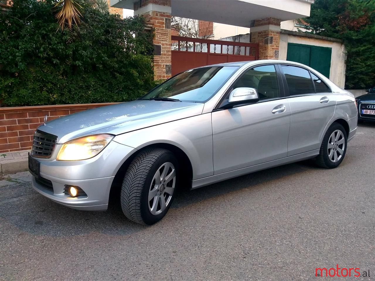 2008' Mercedes-Benz 220 photo #1