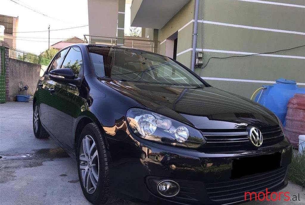 2010' Volkswagen Golf photo #1