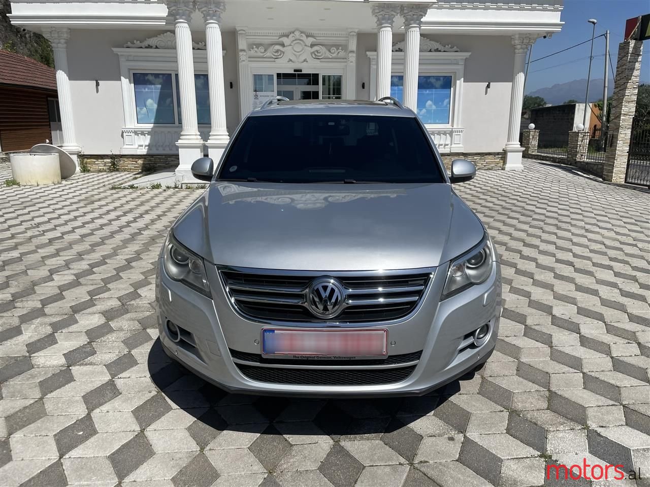 2009' Volkswagen Tiguan photo #3