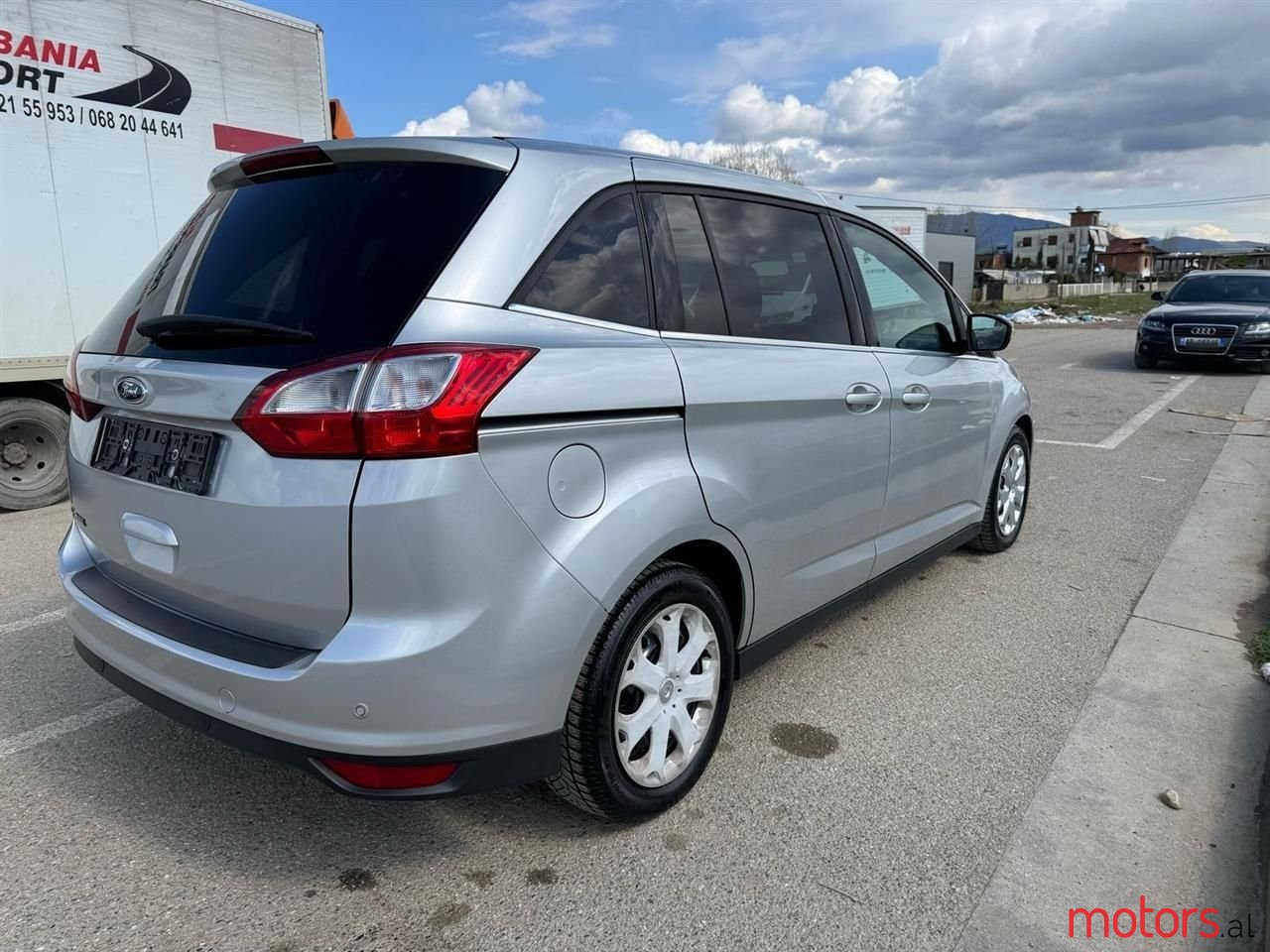 2012' Ford Grand  C-Max photo #3