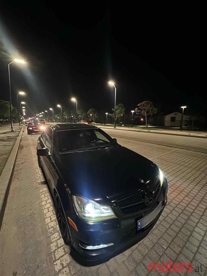 2012' Mercedes-Benz C 300 photo #1