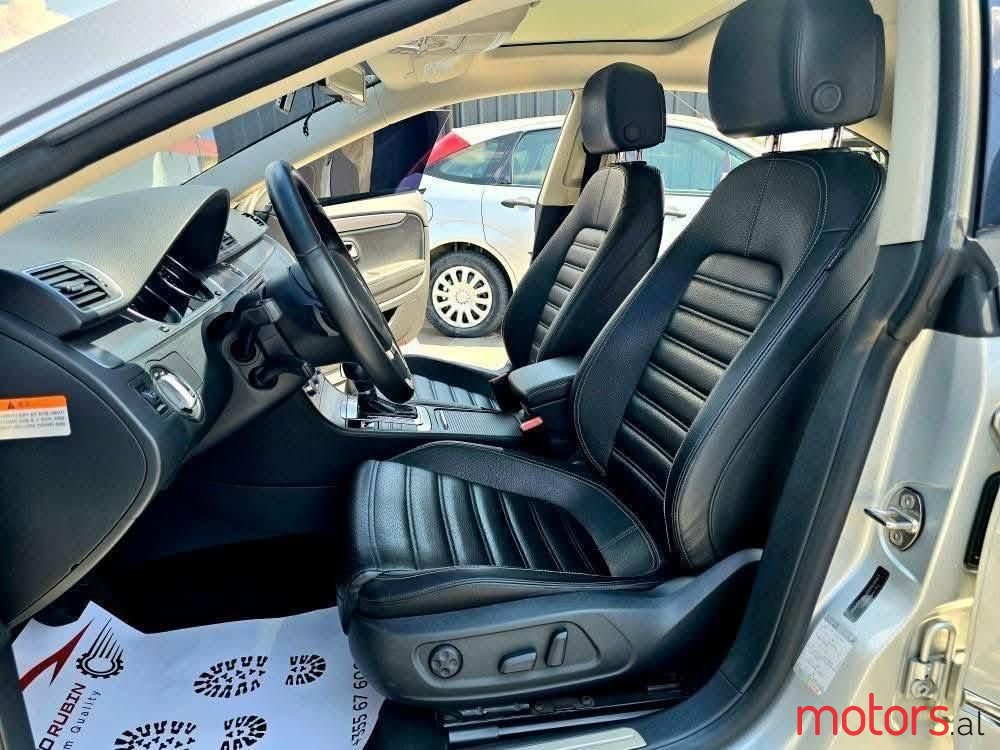 2013' Volkswagen Passat photo #6