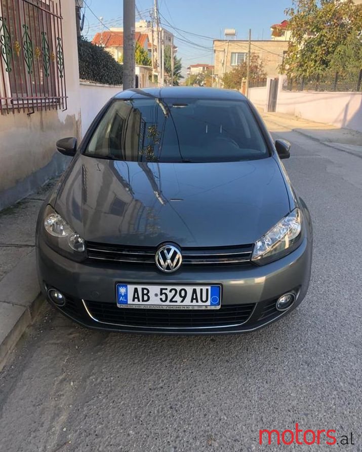 2011' Volkswagen Golf photo #1