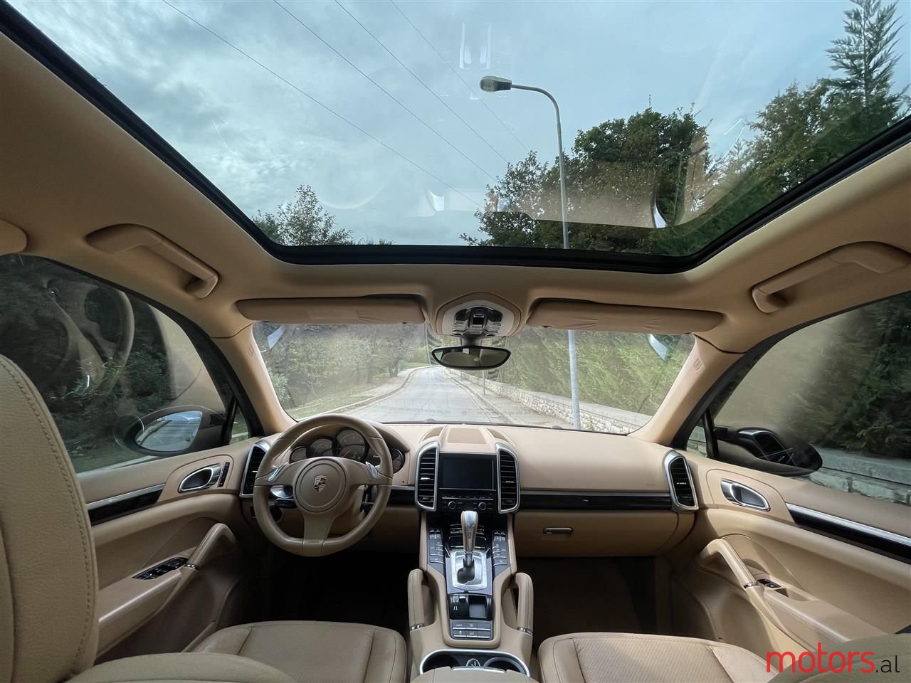 2012' Porsche Cayenne photo #6