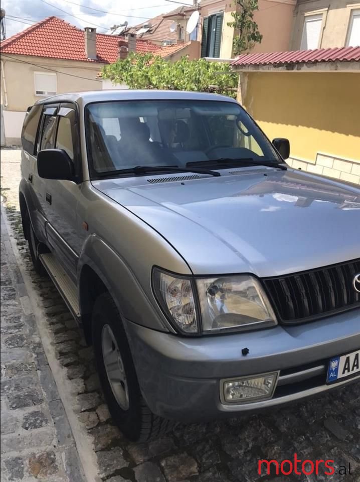 2001' Toyota Land Crusier photo #4