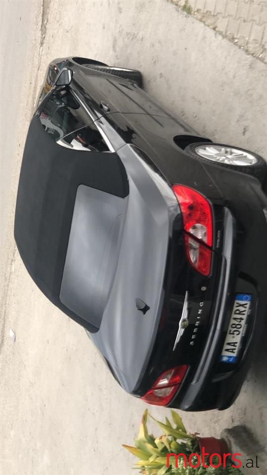 2010' Chrysler Sebring photo #2