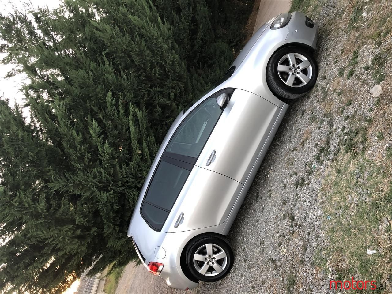 2011' Volkswagen Golf photo #4