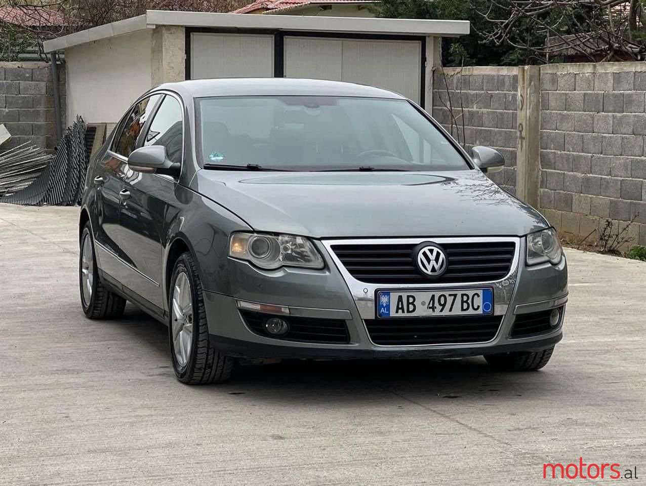 2005' Volkswagen Passat photo #3