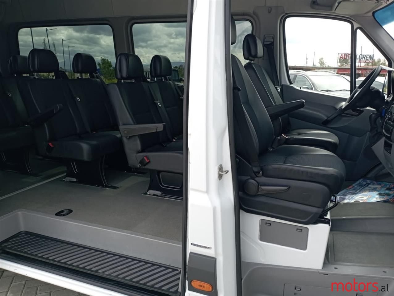 2012' Mercedes-Benz 200 photo #4