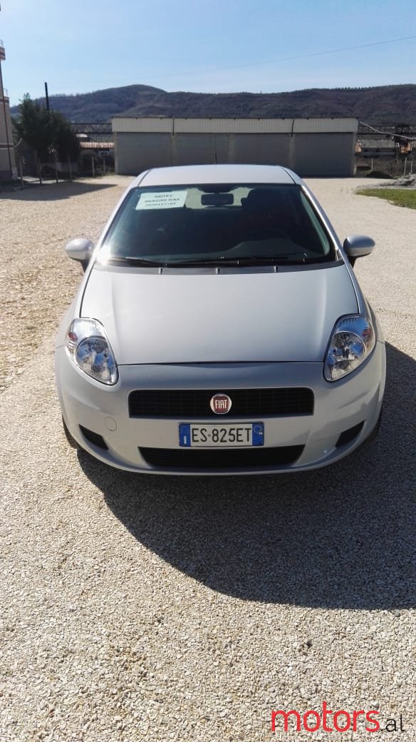 2013' Fiat Punto photo #1