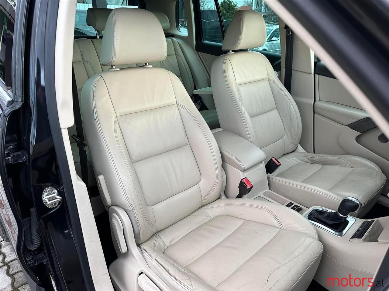 2009' Volkswagen Tiguan photo #6