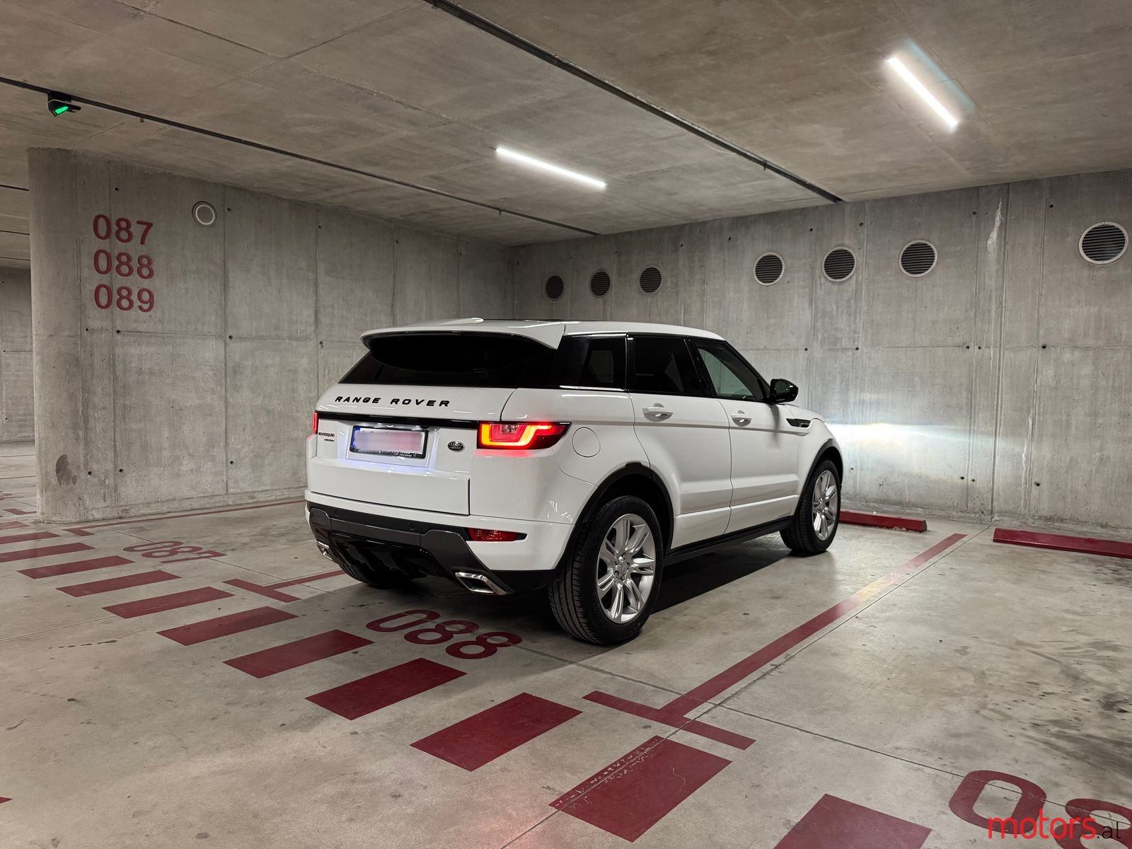 2016' Land Rover Range Rover Evoque photo #5