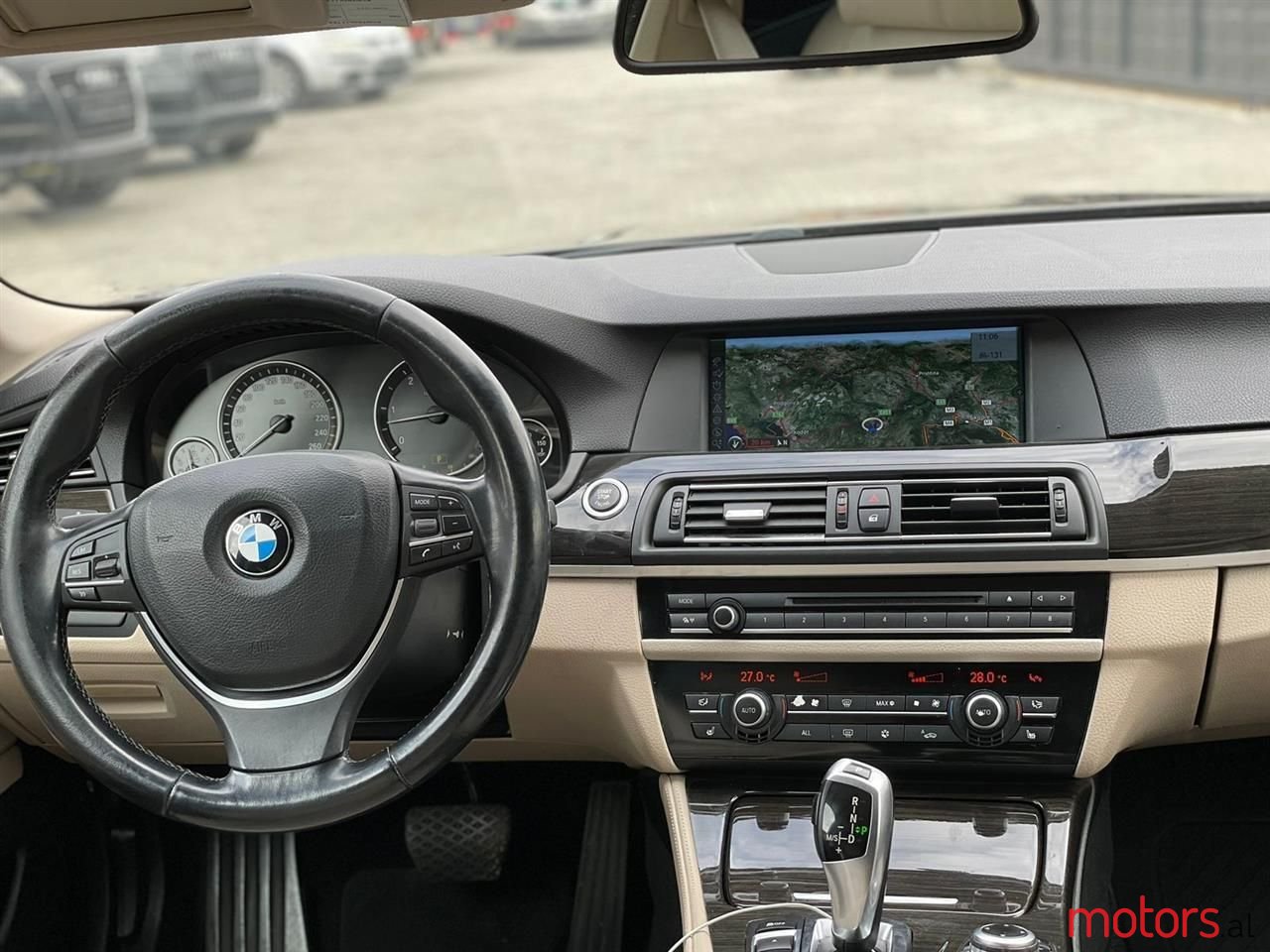 2011' BMW 530 photo #6