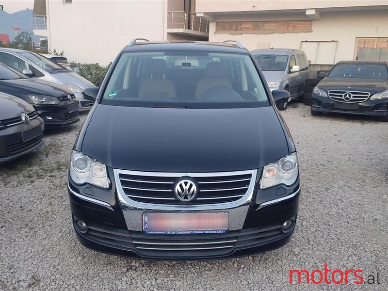 2007' Volkswagen Touran photo #2