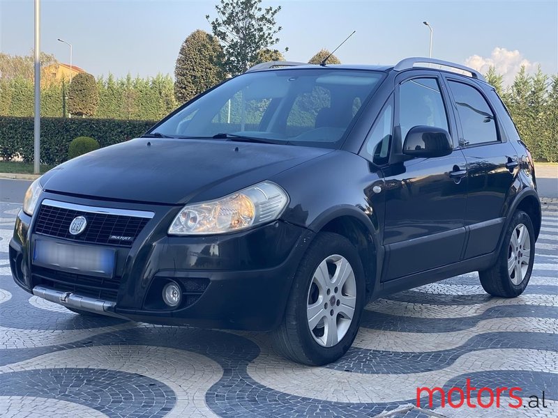 2008' Fiat Sedici photo #1