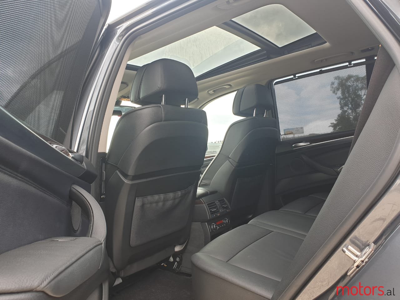 2010' BMW X5 photo #7