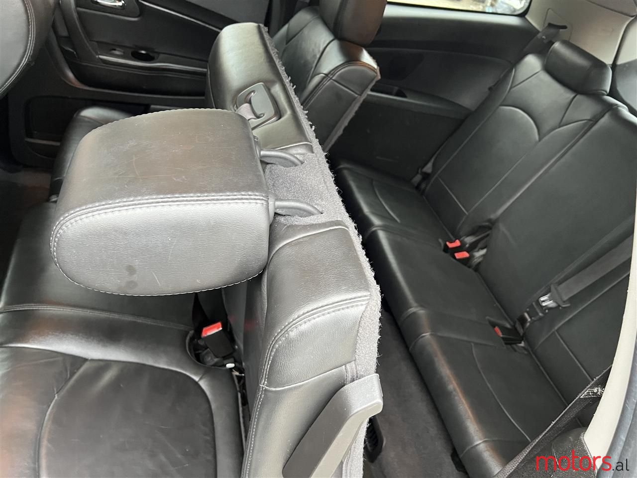 2011' Chevrolet Traverse photo #4