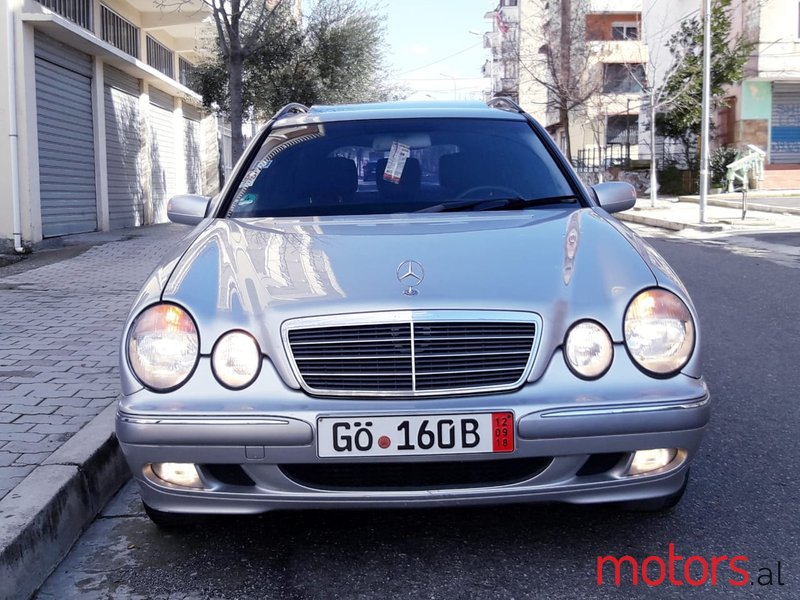 2003' Mercedes-Benz 220E Mercedes-Benz E220 CDi Eleganc photo #1